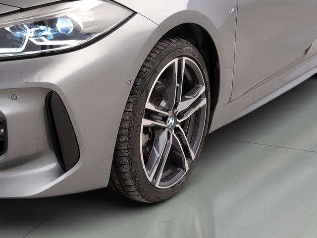 BMW Serie 1 118i color Gris. Año 2024. 103KW(140CV). Gasolina. En concesionario Automotor Premium Viso - Málaga de Málaga