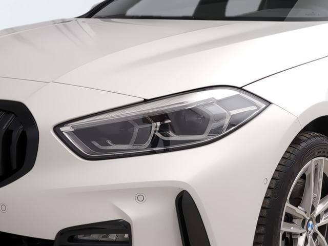 BMW Serie 1 118d color Blanco. Año 2024. 110KW(150CV). Diésel. En concesionario Automotor Premium Velázquez - Málaga de Málaga