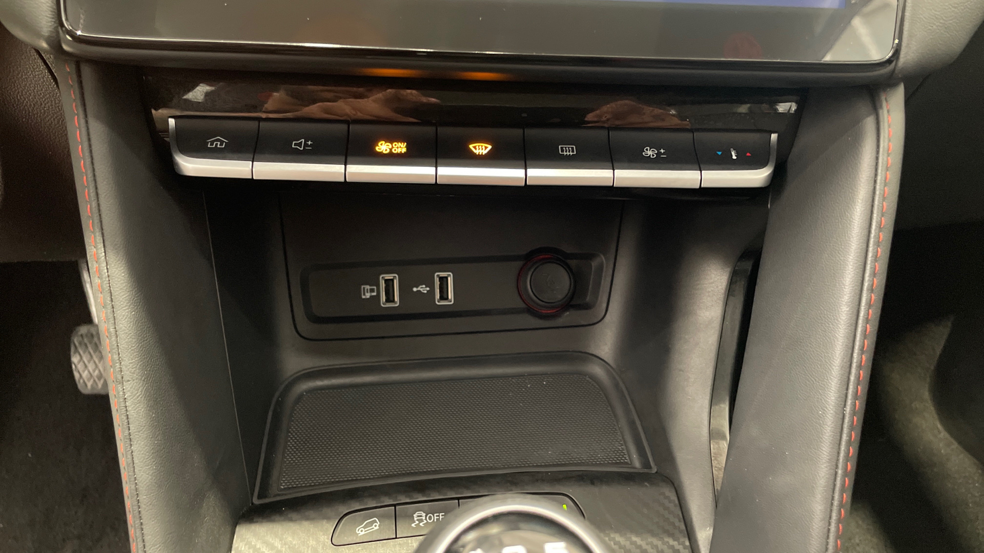 MG ZS 1.5 - 17