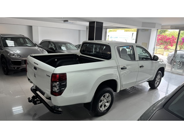 Mitsubishi L200 220 DI-D Doble Cabina M-Pro 110 kW (150 CV)