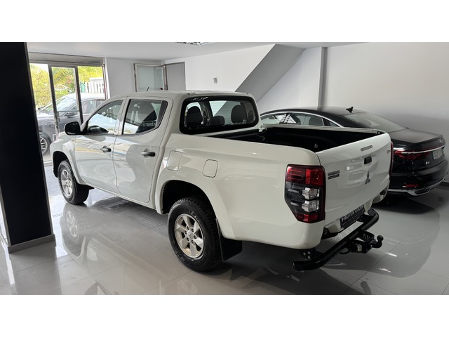 Mitsubishi L200 220 DI-D Doble Cabina M-Pro 110 kW (150 CV)