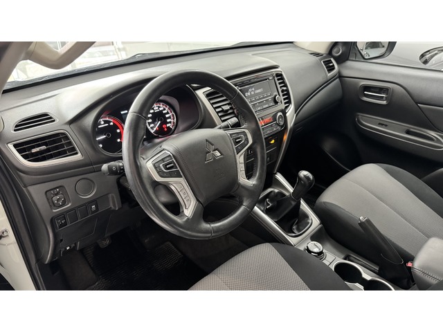 Mitsubishi L200 220 DI-D Doble Cabina M-Pro 110 kW (150 CV)