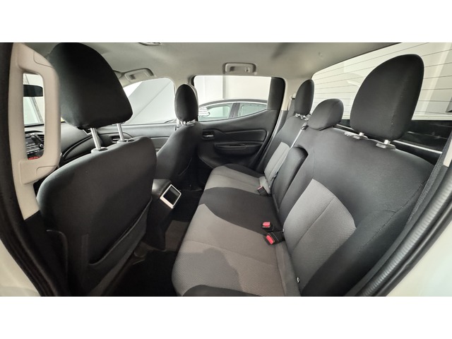Mitsubishi L200 220 DI-D Doble Cabina M-Pro 110 kW (150 CV)