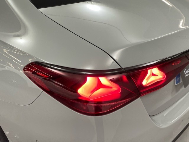 Mercedes-Benz Clase E 220 d - 18