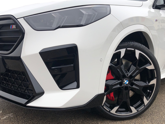 BMW X2 M35i color Blanco. Año 2025. 221KW(300CV). Gasolina. En concesionario Vehinter Getafe de Madrid