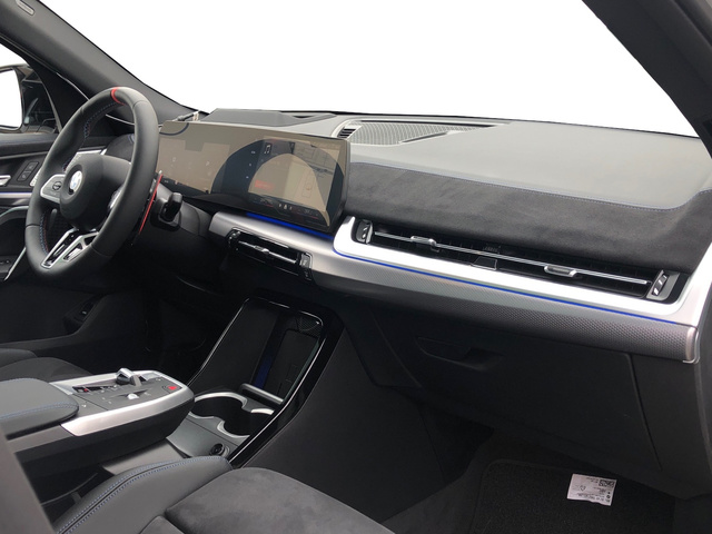 BMW X2 M35i color Blanco. Año 2025. 221KW(300CV). Gasolina. En concesionario Vehinter Getafe de Madrid