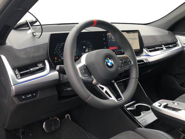 BMW X2 M35i color Blanco. Año 2025. 221KW(300CV). Gasolina. En concesionario Vehinter Getafe de Madrid