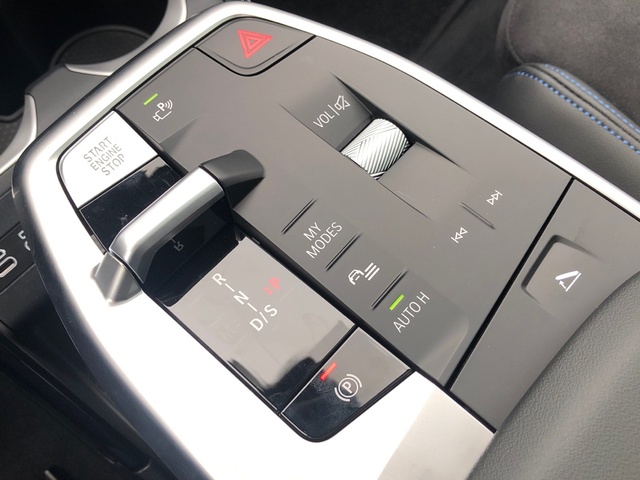 BMW X2 M35i color Blanco. Año 2025. 221KW(300CV). Gasolina. En concesionario Vehinter Getafe de Madrid