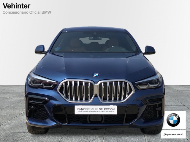 BMW X6 xDrive30d color Marrón. Año 2022. 210KW(286CV). Diésel. En concesionario Momentum S.A. de Madrid