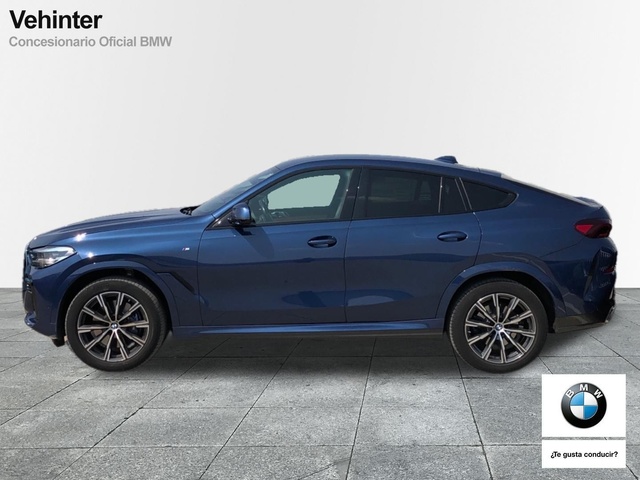 BMW X6 xDrive30d color Marrón. Año 2022. 210KW(286CV). Diésel. En concesionario Momentum S.A. de Madrid