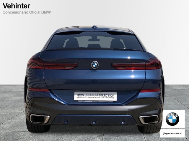 BMW X6 xDrive30d color Marrón. Año 2022. 210KW(286CV). Diésel. En concesionario Momentum S.A. de Madrid