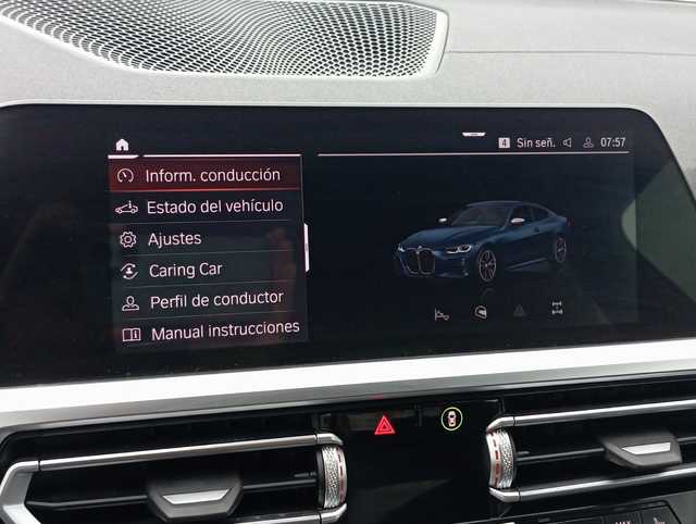 BMW Serie 4 M440i Coupé color Azul. Año 2022. 275KW(374CV). Gasolina. En concesionario Augusta Aragon S.A. de Zaragoza