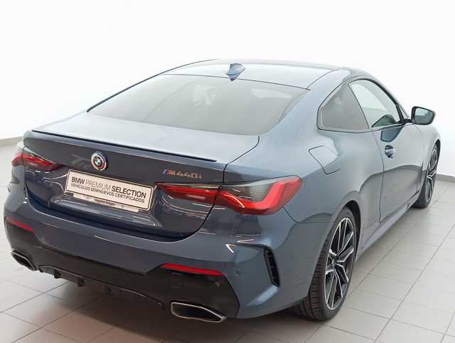 BMW Serie 4 M440i Coupé color Azul. Año 2022. 275KW(374CV). Gasolina. En concesionario Augusta Aragon S.A. de Zaragoza