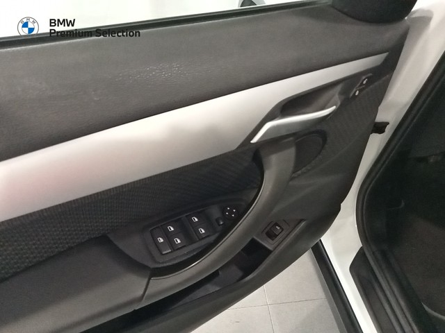 BMW X2 sDrive18i color Blanco. Año 2022. 103KW(140CV). Gasolina. En concesionario Mandel Motor Badajoz de Badajoz