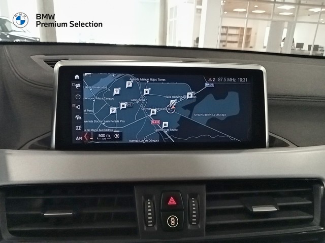 BMW X2 sDrive18i color Blanco. Año 2022. 103KW(140CV). Gasolina. En concesionario Mandel Motor Badajoz de Badajoz