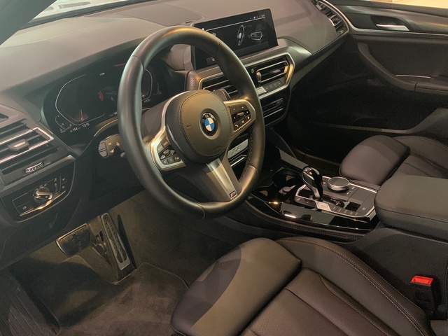 BMW X4 xDrive20d color Gris. Año 2024. 140KW(190CV). Diésel. En concesionario Celtamotor Lalín de Pontevedra