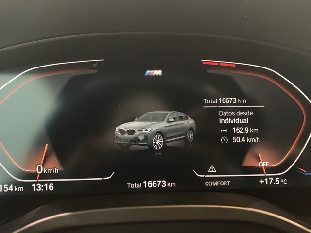 BMW X4 xDrive20d color Gris. Año 2024. 140KW(190CV). Diésel. En concesionario Celtamotor Lalín de Pontevedra