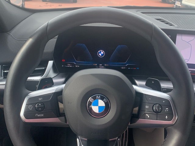 BMW X2 sDrive18d color Negro. Año 2024. 110KW(150CV). Diésel. En concesionario Celtamotor Caldas Reis de Pontevedra
