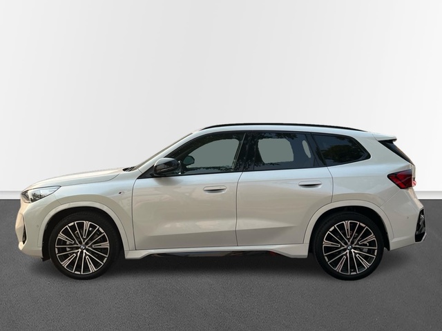 BMW X1 sDrive20i color Blanco. Año 2024. 125KW(170CV). Gasolina. En concesionario MURCIA PREMIUM S.L. JUAN CARLOS I de Murcia