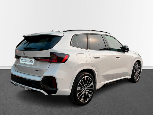 BMW X1 sDrive20i color Blanco. Año 2024. 125KW(170CV). Gasolina. En concesionario MURCIA PREMIUM S.L. JUAN CARLOS I de Murcia