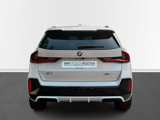 BMW X1 sDrive20i color Blanco. Año 2024. 125KW(170CV). Gasolina. En concesionario MURCIA PREMIUM S.L. JUAN CARLOS I de Murcia