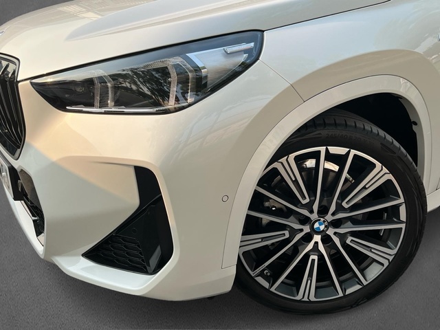 BMW X1 sDrive20i color Blanco. Año 2024. 125KW(170CV). Gasolina. En concesionario MURCIA PREMIUM S.L. JUAN CARLOS I de Murcia