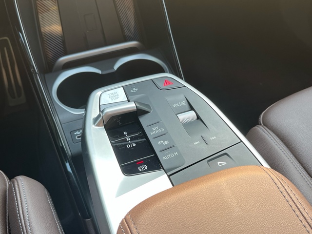 BMW X1 sDrive20i color Blanco. Año 2024. 125KW(170CV). Gasolina. En concesionario MURCIA PREMIUM S.L. JUAN CARLOS I de Murcia