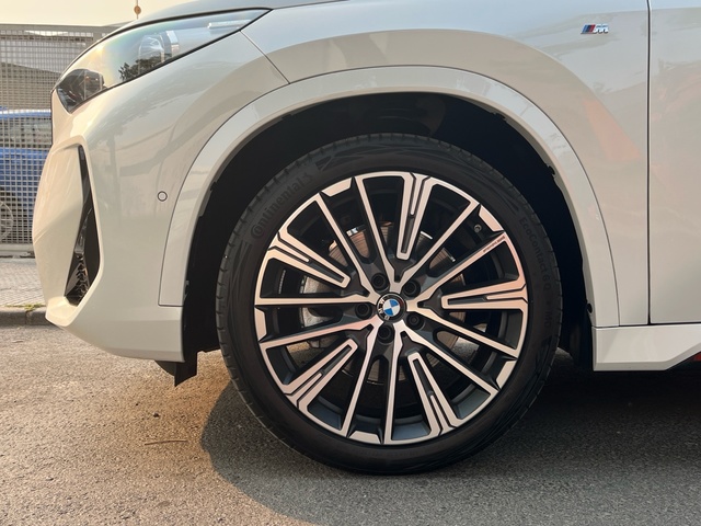 BMW X1 sDrive20i color Blanco. Año 2024. 125KW(170CV). Gasolina. En concesionario MURCIA PREMIUM S.L. JUAN CARLOS I de Murcia