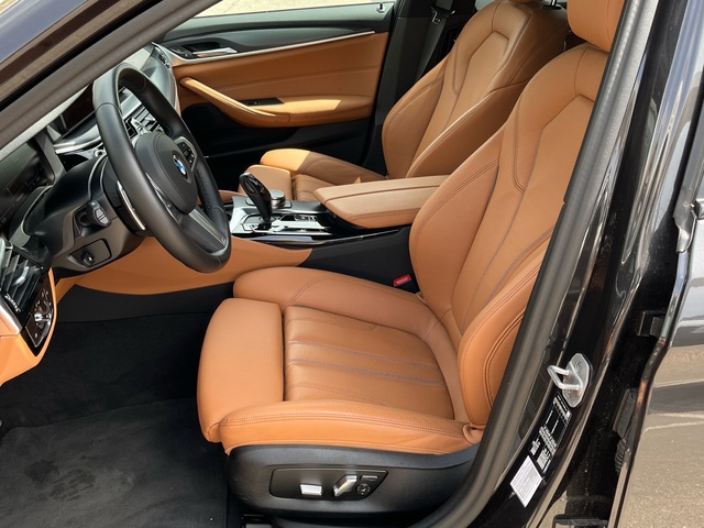BMW Serie 5 520d Touring color Gris. Año 2024. 140KW(190CV). Diésel. En concesionario CARTAGENA PREMIUM S.L. de Murcia