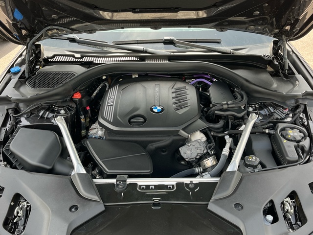 BMW Serie 5 520d Touring color Gris. Año 2024. 140KW(190CV). Diésel. En concesionario CARTAGENA PREMIUM S.L. de Murcia