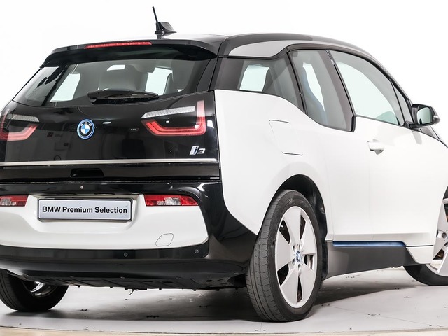 BMW i3 120Ah color Blanco. Año 2020. 125KW(170CV). Eléctrico. En concesionario Oliva Motor Tarragona de Tarragona
