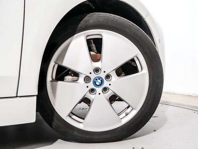 BMW i3 120Ah color Blanco. Año 2020. 125KW(170CV). Eléctrico. En concesionario Oliva Motor Tarragona de Tarragona