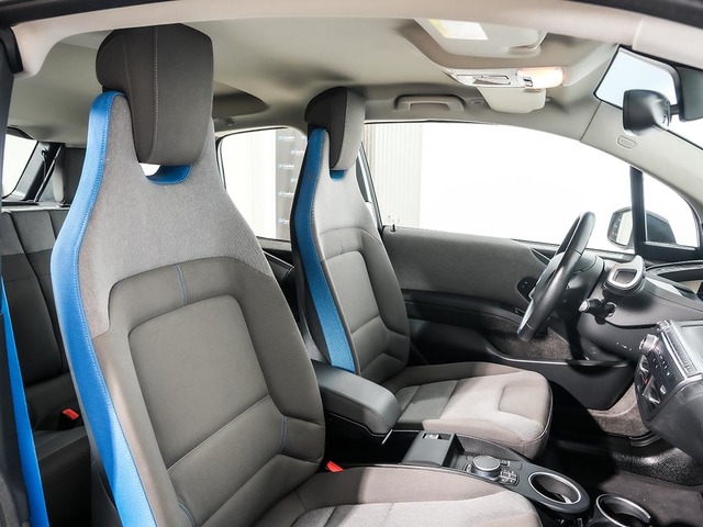BMW i3 120Ah color Blanco. Año 2020. 125KW(170CV). Eléctrico. En concesionario Oliva Motor Tarragona de Tarragona