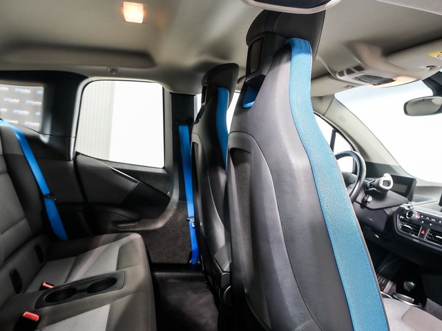 BMW i3 120Ah color Blanco. Año 2020. 125KW(170CV). Eléctrico. En concesionario Oliva Motor Tarragona de Tarragona