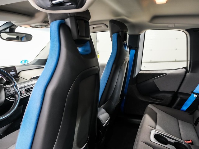 BMW i3 120Ah color Blanco. Año 2020. 125KW(170CV). Eléctrico. En concesionario Oliva Motor Tarragona de Tarragona