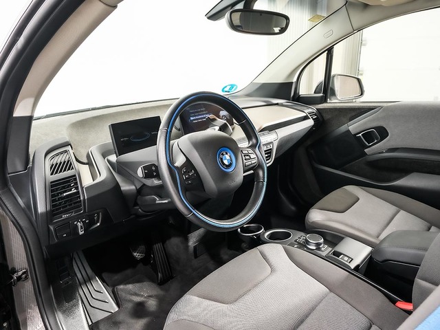 BMW i3 120Ah color Blanco. Año 2020. 125KW(170CV). Eléctrico. En concesionario Oliva Motor Tarragona de Tarragona