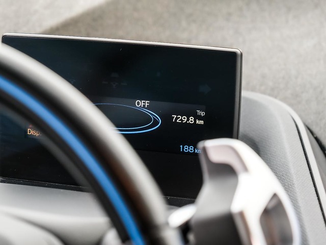 BMW i3 120Ah color Blanco. Año 2020. 125KW(170CV). Eléctrico. En concesionario Oliva Motor Tarragona de Tarragona