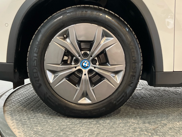 BMW iX1 xDrive30 color Blanco. Año 2023. 230KW(313CV). Eléctrico. En concesionario Proa Premium Palma de Baleares