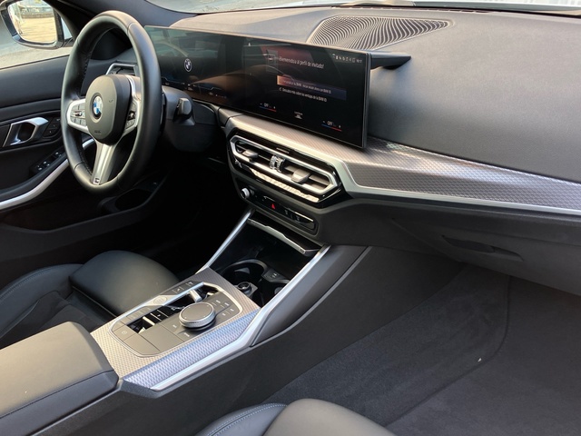 BMW Serie 3 318d color Blanco. Año 2024. 110KW(150CV). Diésel. En concesionario Bernesga Motor León (Bmw y Mini) de León
