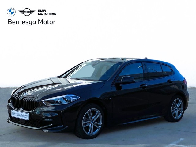 BMW Serie 1 118d color Negro. Año 2024. 110KW(150CV). Diésel. En concesionario Bernesga Motor León (Bmw y Mini) de León