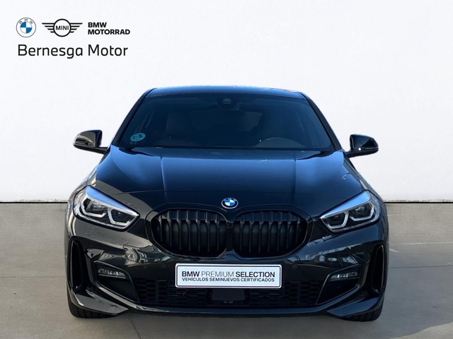 BMW Serie 1 118d color Negro. Año 2024. 110KW(150CV). Diésel. En concesionario Bernesga Motor León (Bmw y Mini) de León