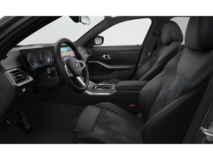 Fotos de BMW Serie 3 330e color Negro. Año 2024. 215KW(292CV). Híbrido Electro/Gasolina. En concesionario Ilbira Motor | Granada de Granada