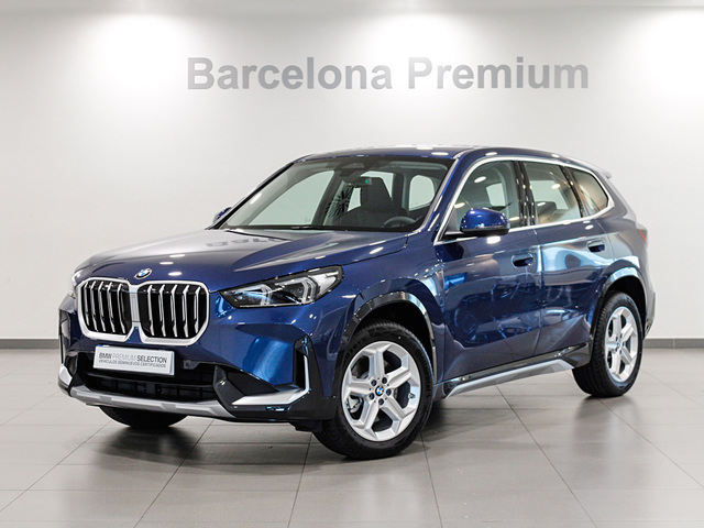BMW X1 sDrive20i color Azul. Año 2025. 125KW(170CV). Gasolina. En concesionario Barcelona Premium -- GRAN VIA de Barcelona