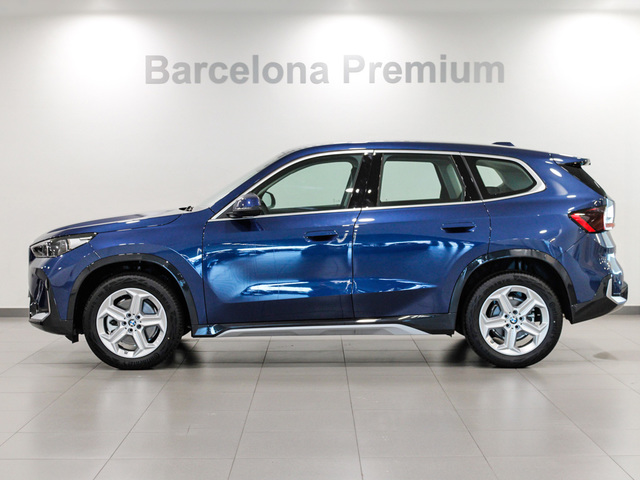 BMW X1 sDrive20i color Azul. Año 2025. 125KW(170CV). Gasolina. En concesionario Barcelona Premium -- GRAN VIA de Barcelona