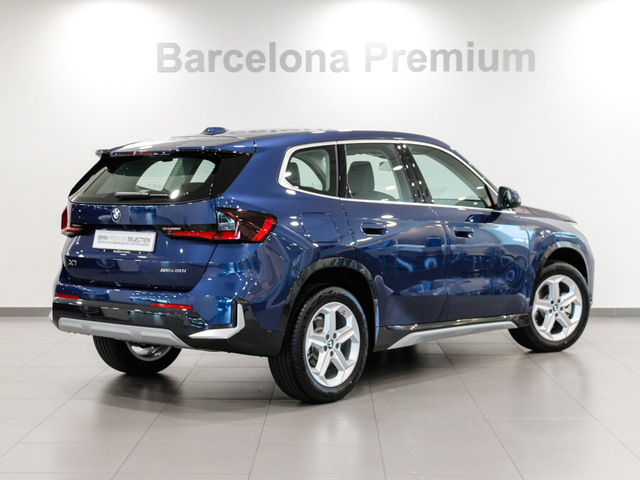 BMW X1 sDrive20i color Azul. Año 2025. 125KW(170CV). Gasolina. En concesionario Barcelona Premium -- GRAN VIA de Barcelona