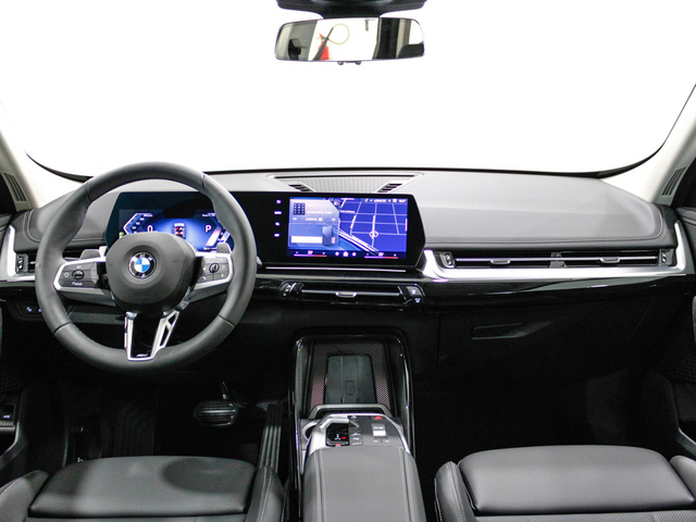 BMW X1 sDrive20i color Azul. Año 2025. 125KW(170CV). Gasolina. En concesionario Barcelona Premium -- GRAN VIA de Barcelona