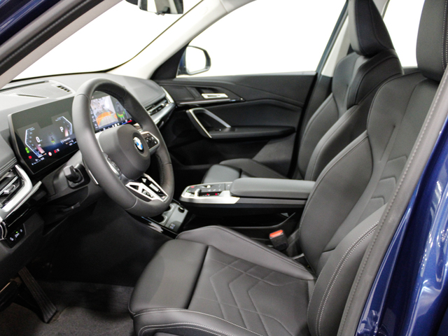 BMW X1 sDrive20i color Azul. Año 2025. 125KW(170CV). Gasolina. En concesionario Barcelona Premium -- GRAN VIA de Barcelona