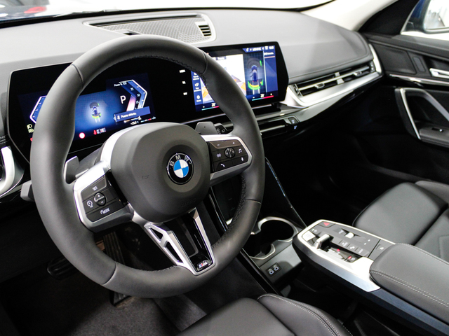 BMW X1 sDrive20i color Azul. Año 2025. 125KW(170CV). Gasolina. En concesionario Barcelona Premium -- GRAN VIA de Barcelona