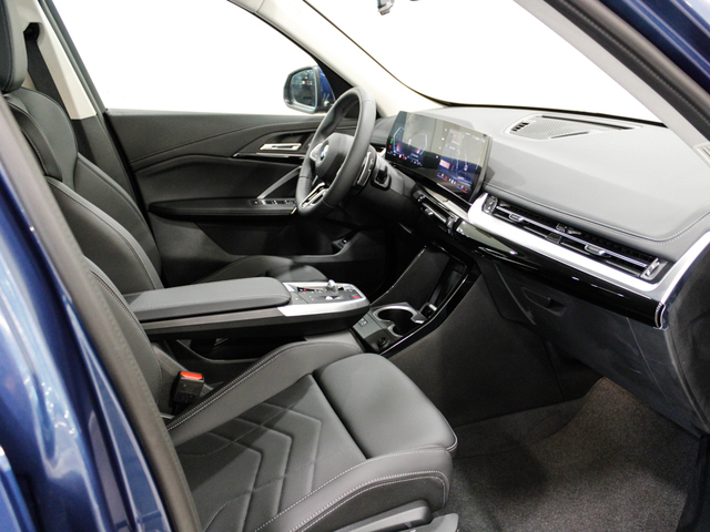 BMW X1 sDrive20i color Azul. Año 2025. 125KW(170CV). Gasolina. En concesionario Barcelona Premium -- GRAN VIA de Barcelona