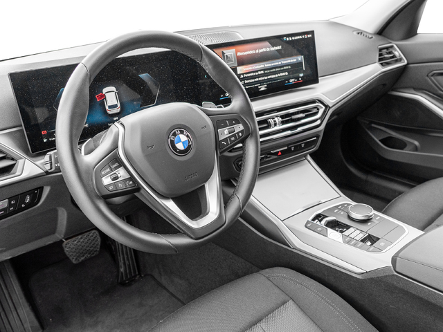 BMW Serie 3 318d Touring color Blanco. Año 2024. 110KW(150CV). Diésel. En concesionario Caetano Cuzco, Alcalá de Madrid